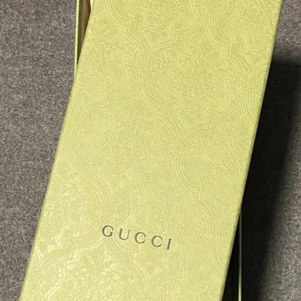 7 Gucci empty shoe boxes (5 white 2 green) - Picture 9 of 10